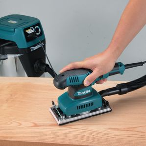 Slefuitor talpa vibranta BO3710 suport 185x93mm fixare clema 11000 oscilatii/min D orbita 2mm 190W MAKITA