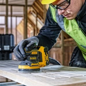 Slefuitor roto-orbital acumulator DCW210N taler 125mm 8000-12000 oscilatii/min D orbita 2.6mm 18V/solo DEWALT