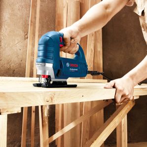 Fierastrau pendular GST8000E fixare rapida 800-3100 oscilatii/min cursa 20mm avans reglabil 710W BOSCH