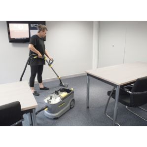 ASPIRATOR INJECTIE-ASPIRATIE SPALARE TAPITERII AUTO PUZZI 10/1 74L/S - 254 MBAR CAPACITATE 10L 1250W KARCHER
