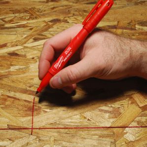 Marker permanent INKZALL rosu varf rotund grosime 1.0mm MILWAUKEE