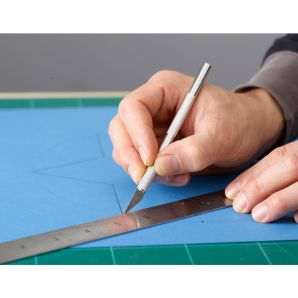 Cutter de precizie tip scalpel lama specifica corp metal STANLEY