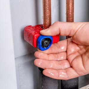 Taietor profesional cu rola si rulment pentru tevi cupru/inox diametre 3-30mm avans progresiv KNIPEX