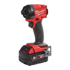 Masina insurubat cu percutie cu acumulator M18FID3-502X portbit hex 1/4" cu 1400-4400bpm 226Nm 18V/2x5.0Ah MILWAUKEE